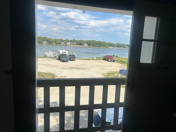 5th image of 198 Hallworth Dr #204