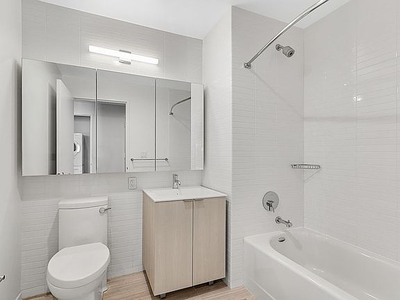 5th image of 2922 Northern Blvd APT 3308