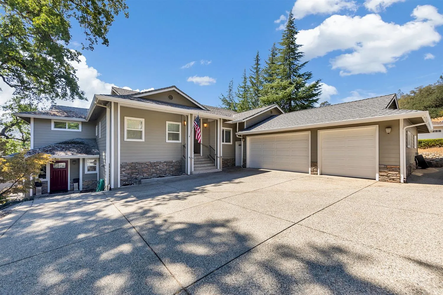 13715 Gold Country Dr photo 1