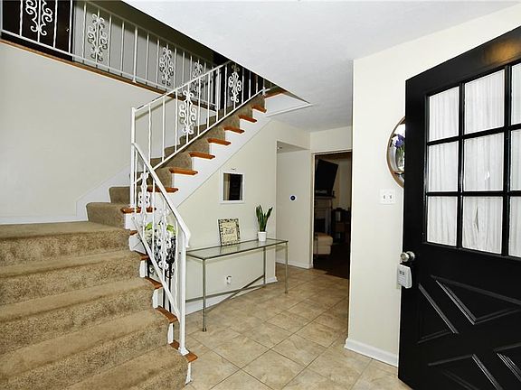 4th image of 1131 Hoover Cir
