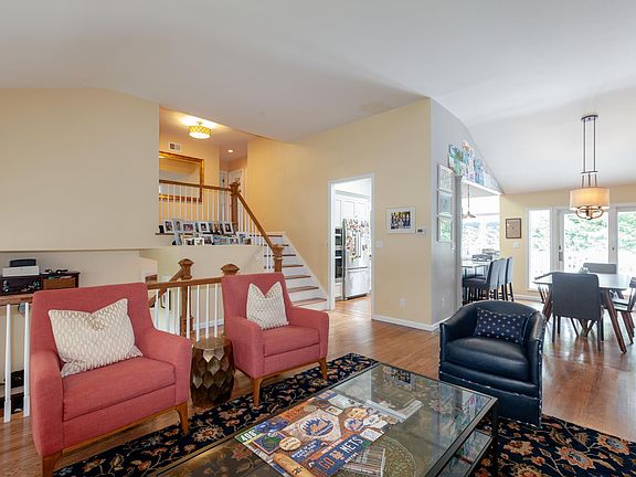 4th image of 42 Diftwood Dr