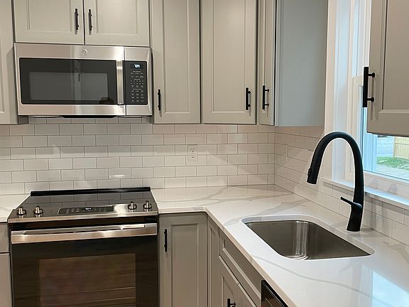 2nd image of 6 South St #6