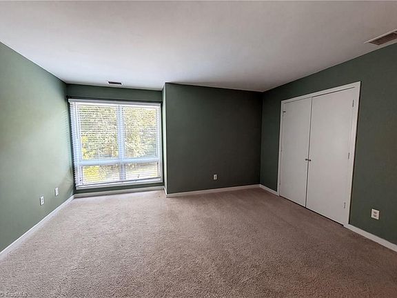 4th image of 101 Maple Hill Ct