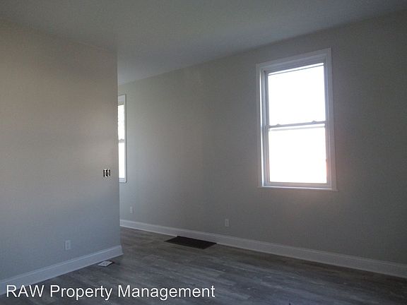 4th image of 6225 Desmond St
