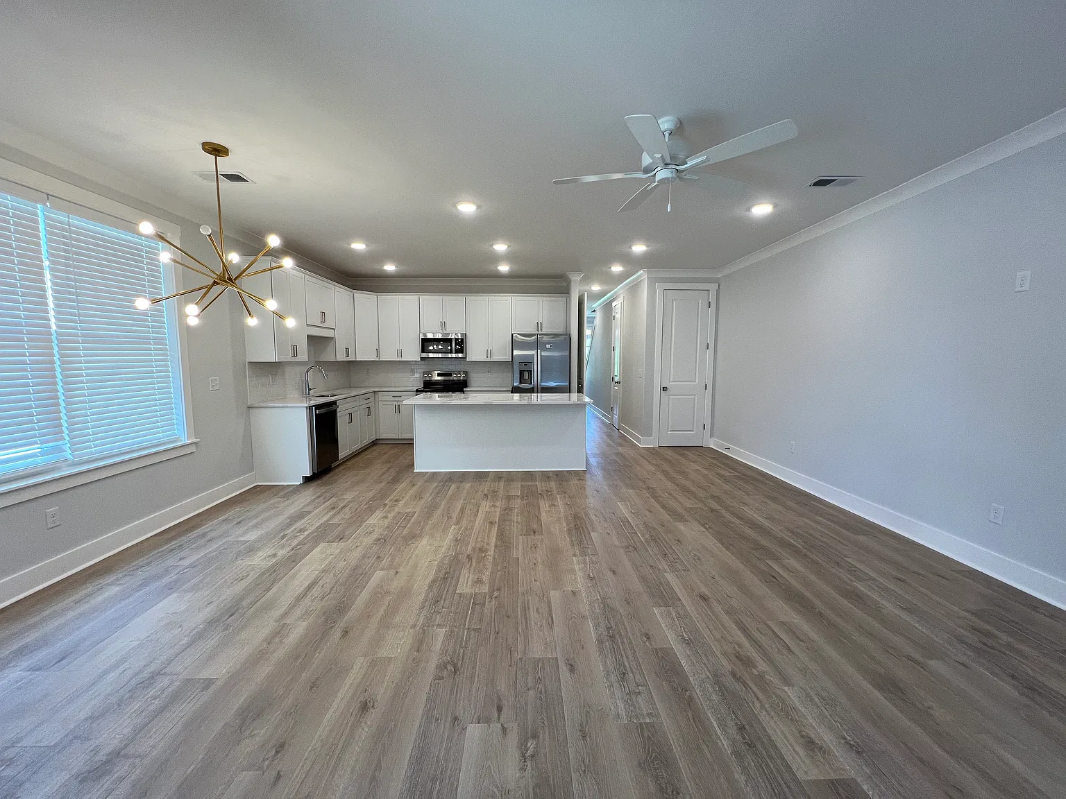 3 bed, 3.5 bath, 1750 sqft, $3,600 — Photo 3