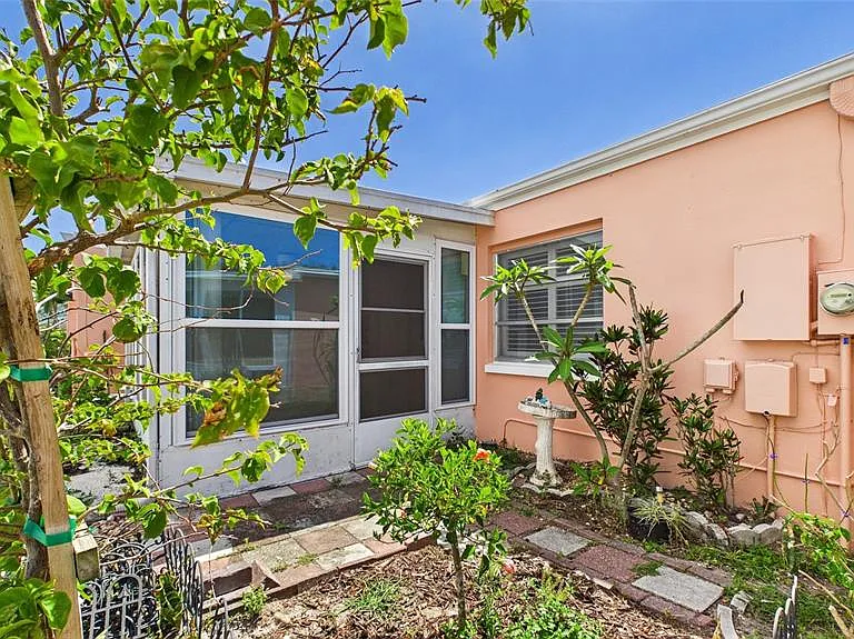 325 Sky Loch Dr W — Photo 29