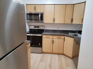 1002 Castilian Ct APT 108, Glenview, IL 60025