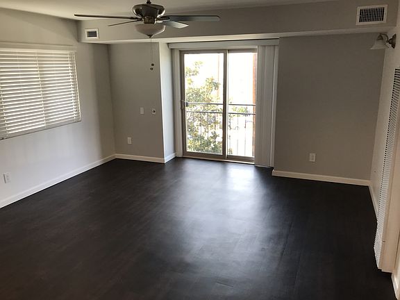 4th image of 234 W Juniper St APT 201