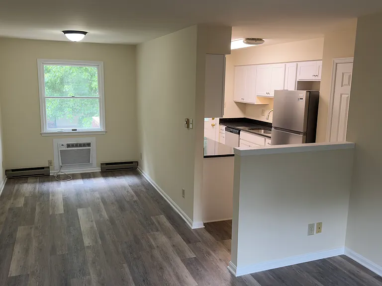 303 Green St #2 — Photo 6