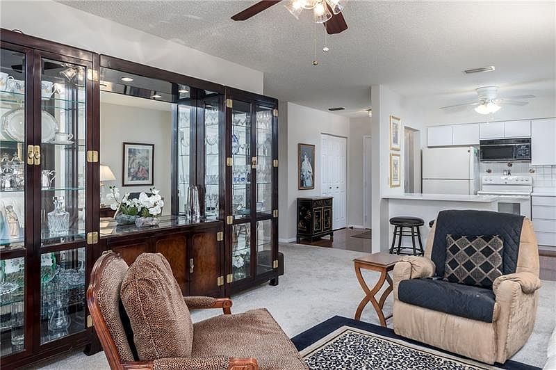 640 5th St APT 303, Oakmont, PA 15139 Zillow