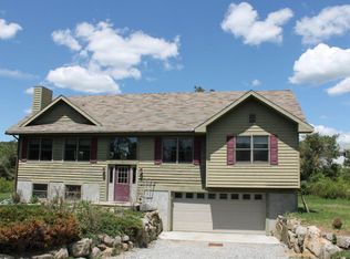 14 Maple Leaf Dr, Saranac Lake, NY 12983