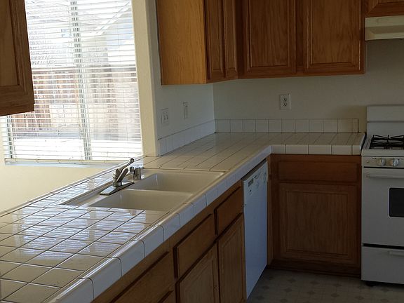 3rd image of 3645 Coronado Ave