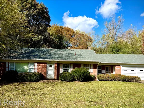 42550 Clemons Dr, Plymouth, MI 48170