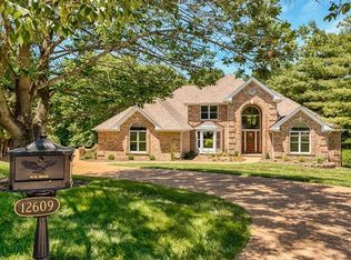 12609 Rambling Oaks Pl, Saint Louis, MO 63128