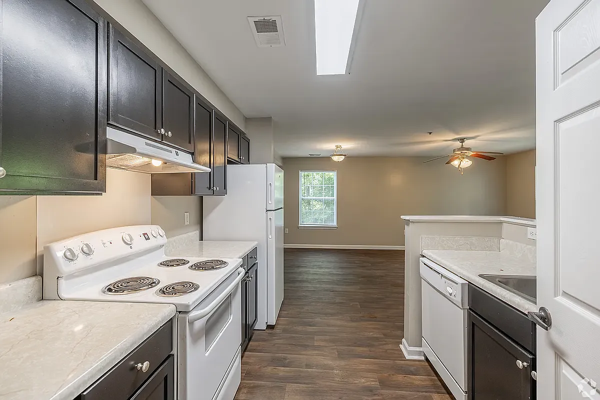 Hanover Ridge Apartments — Photo 2