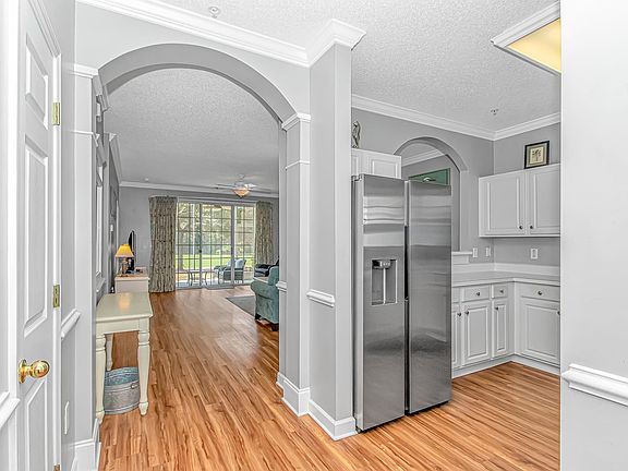 4th image of 6203 Catalina Dr. #1613