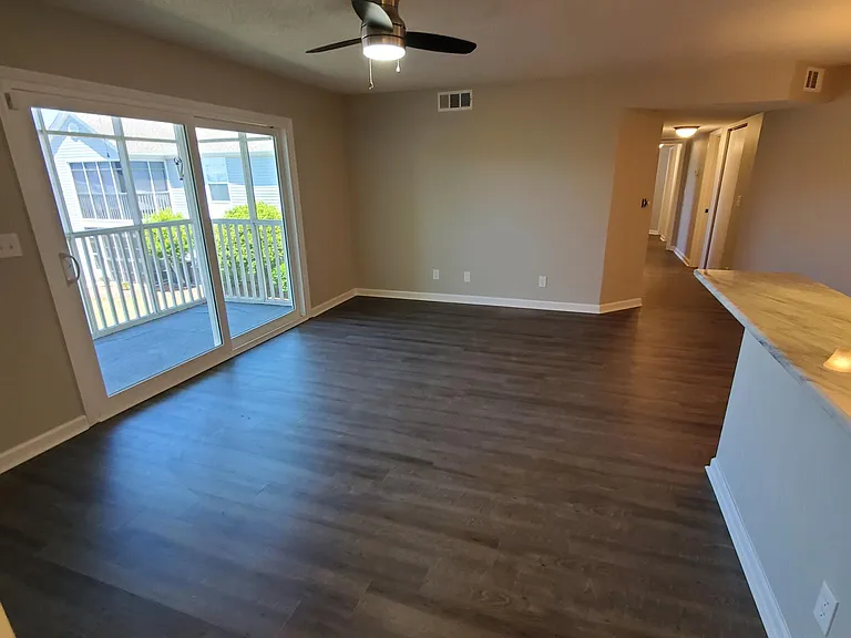 2258 Essex Dr #H — Photo 7