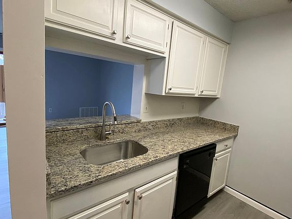 2nd image of 1208 Ravens Crest Dr