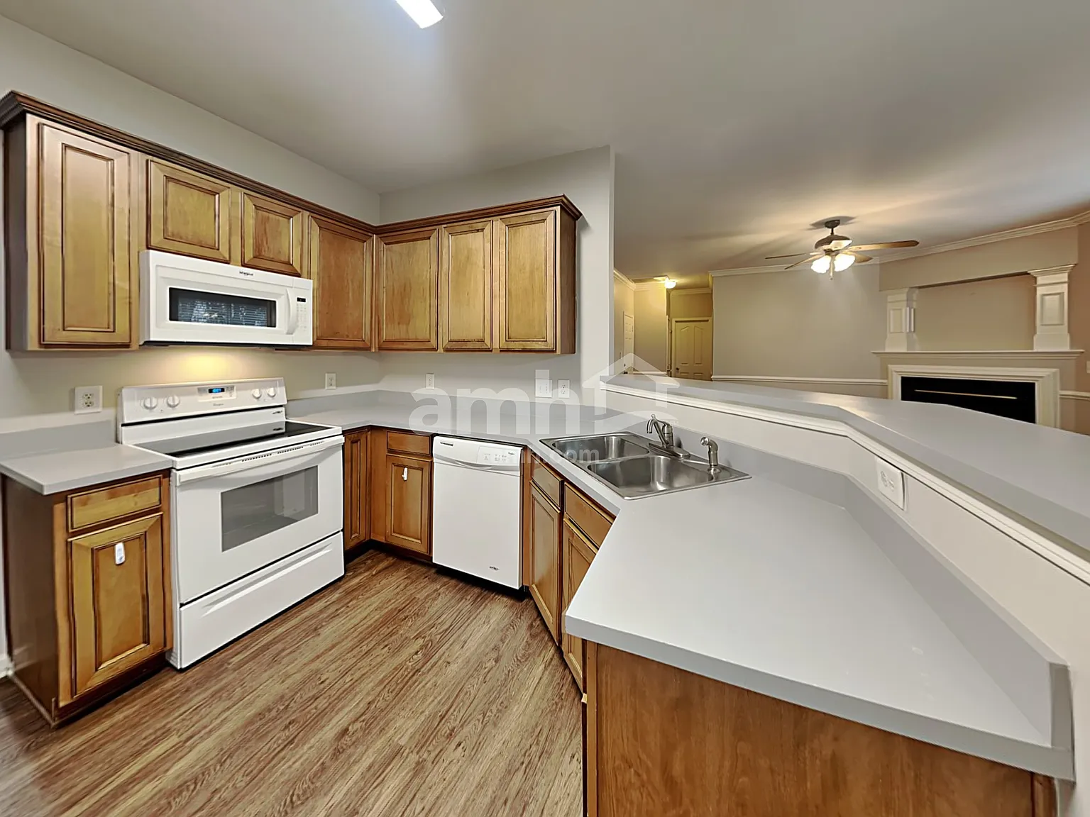 4 bed, 2.5 bath, 2125 sqft, $2,285 — Photo 4