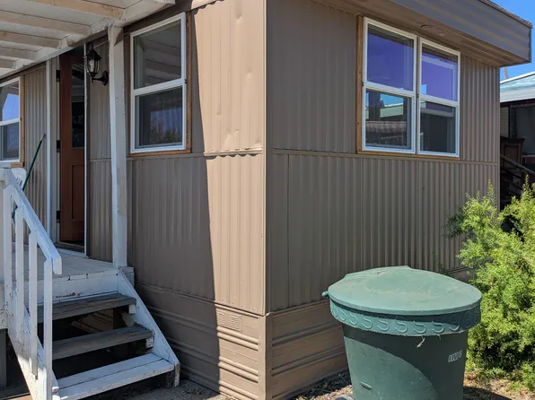 2071 NE Stephens St Unit J5, Roseburg, OR 97470