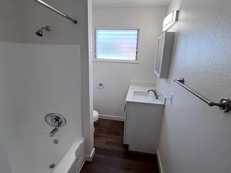 20202 Spruce Ave — Photo 4