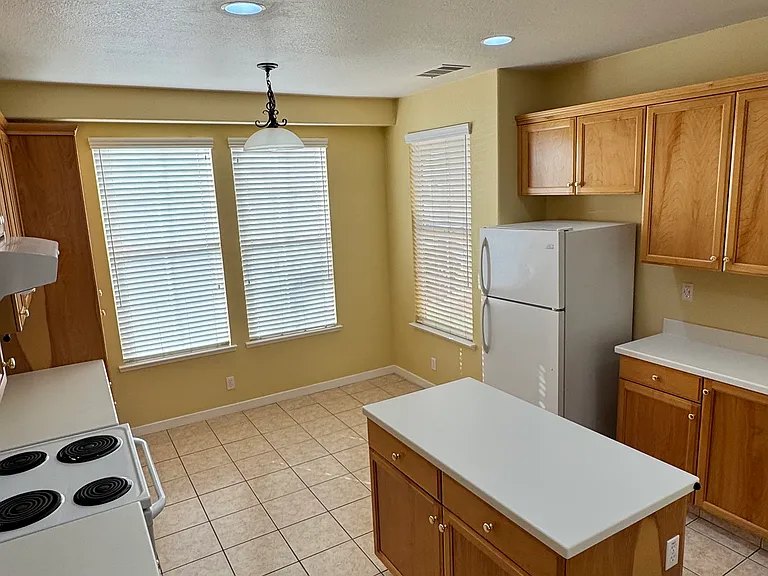1383 Carlsbad Dr — Photo 6