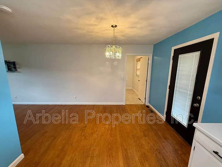 1713 Seward Dr — Photo 9