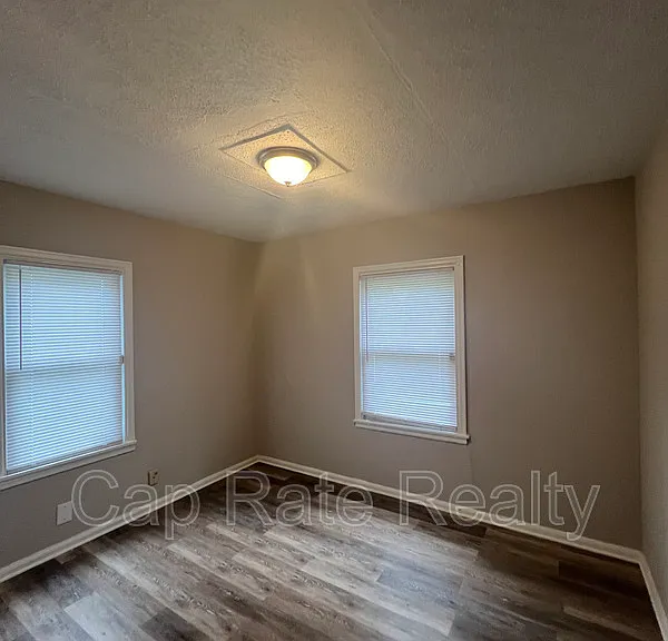 2769 McGuffey Rd — Photo 8