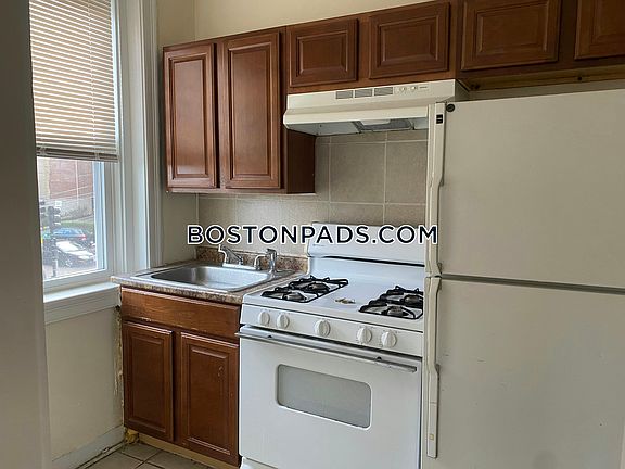 4th image of 248 Kelton St #9F