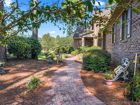 4th image of 47 Rebecca Dr