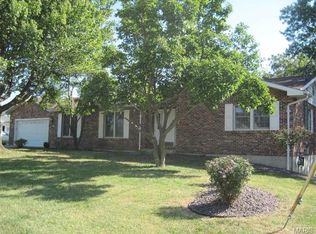 808 Country Club Dr, Hannibal, MO 63401