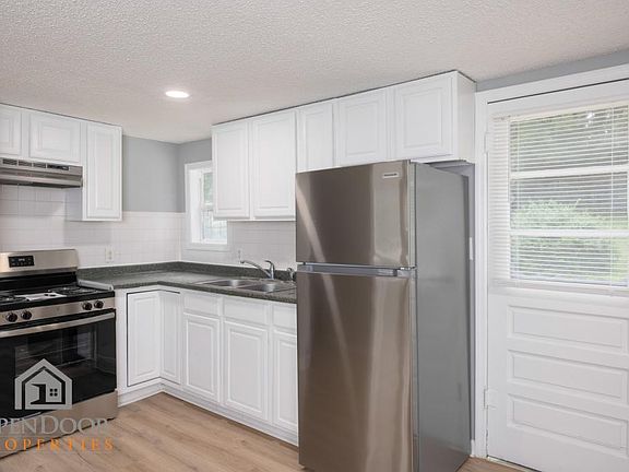 2nd image of 530 S 71st St