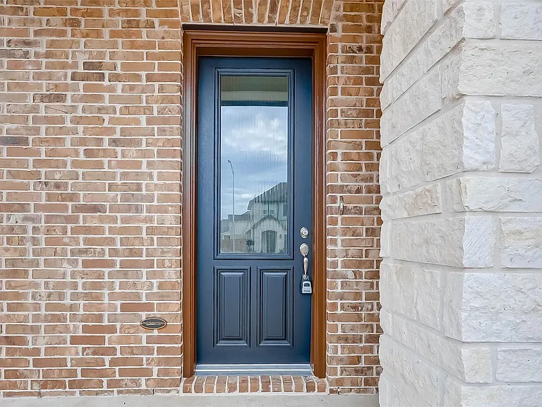 10707 Deer Path Dr — Photo 3