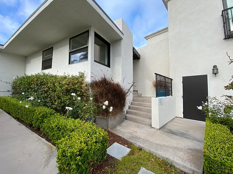 622 Palomar Ave — Photo 2