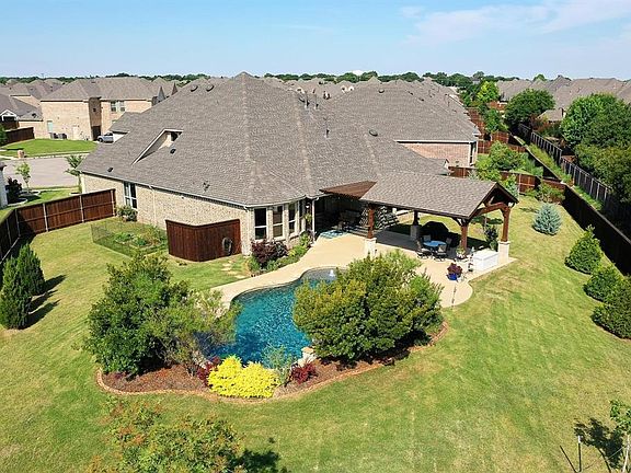 4th image of 8125 Shadow Wood Dr