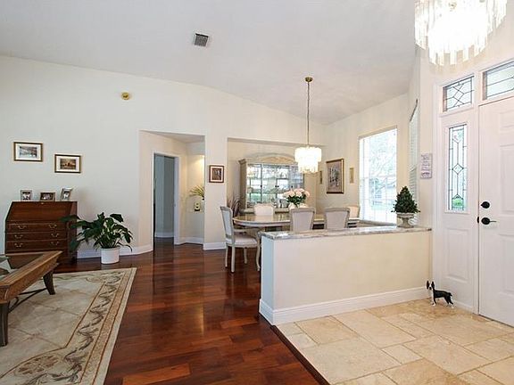 4th image of 16803 Windsor Park Dr