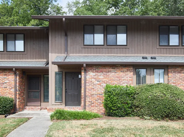 705 Oak Tree Dr, Chapel Hill, NC 27517