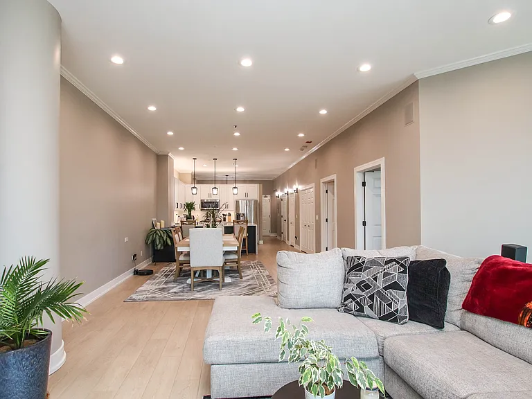 340 W Superior St #1604 — Photo 9