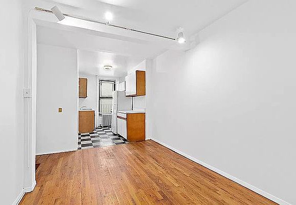 1st image of 1171 2nd Ave APT 4S