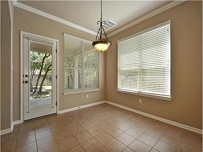 4th image of 516 Fallen Oaks Dr