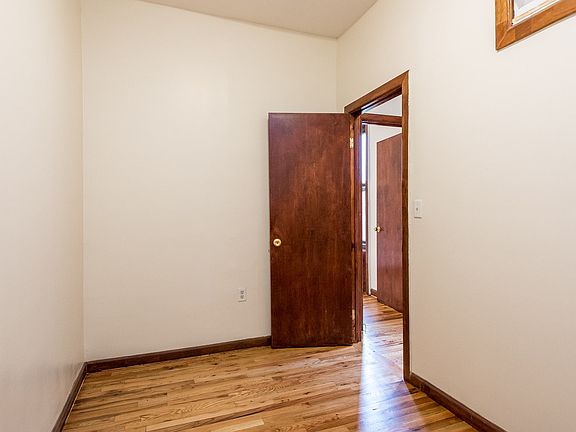 4th image of 206 Scholes St APT 19