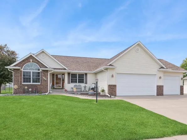 669 N 6th Street Cir, Princeton, IA 52768