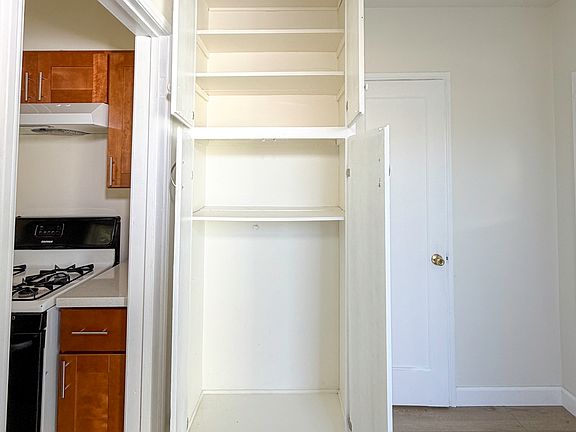 5th image of 1722 E Victoria Ave #A