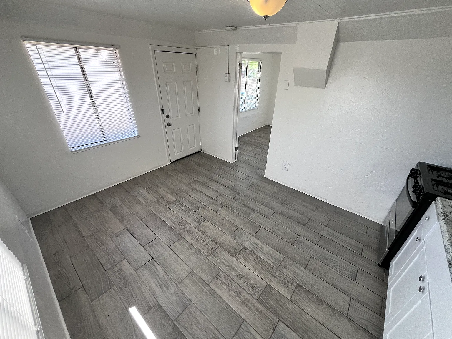 1 bed, 500 sqft, $995 — Photo 3