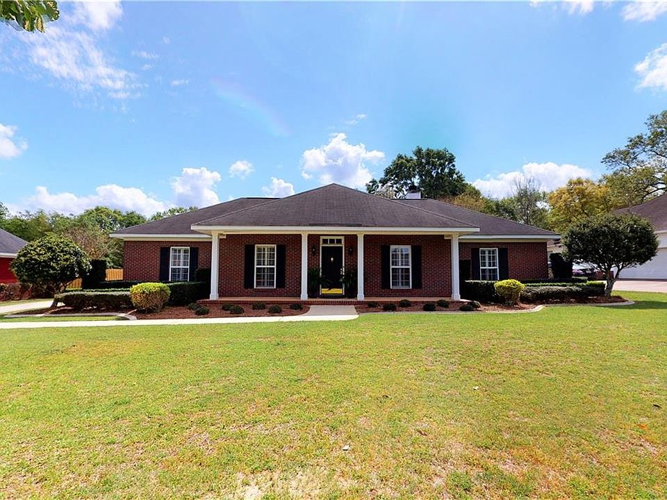 1st image of 4652 Lake Woods Dr N