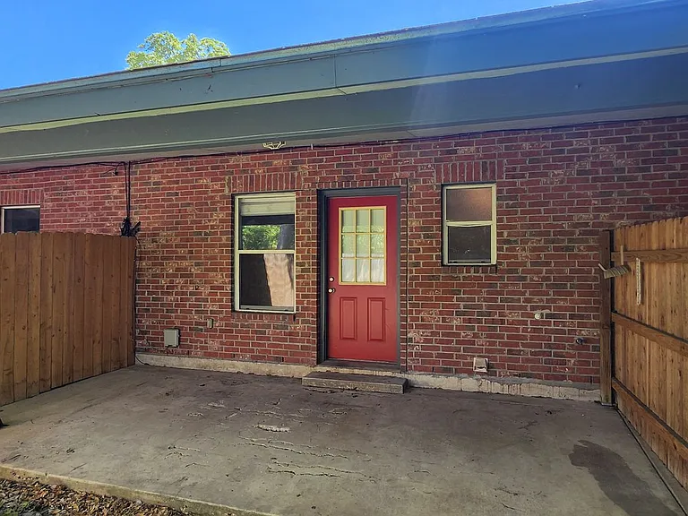215 Eleanor Ave — Photo 11