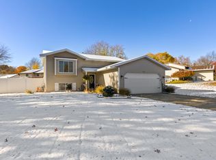 5275 Pinnacle Dr SW, Wyoming, MI 49519