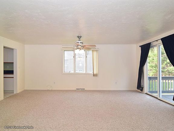 5th image of 37 Waterview Dr Unit A