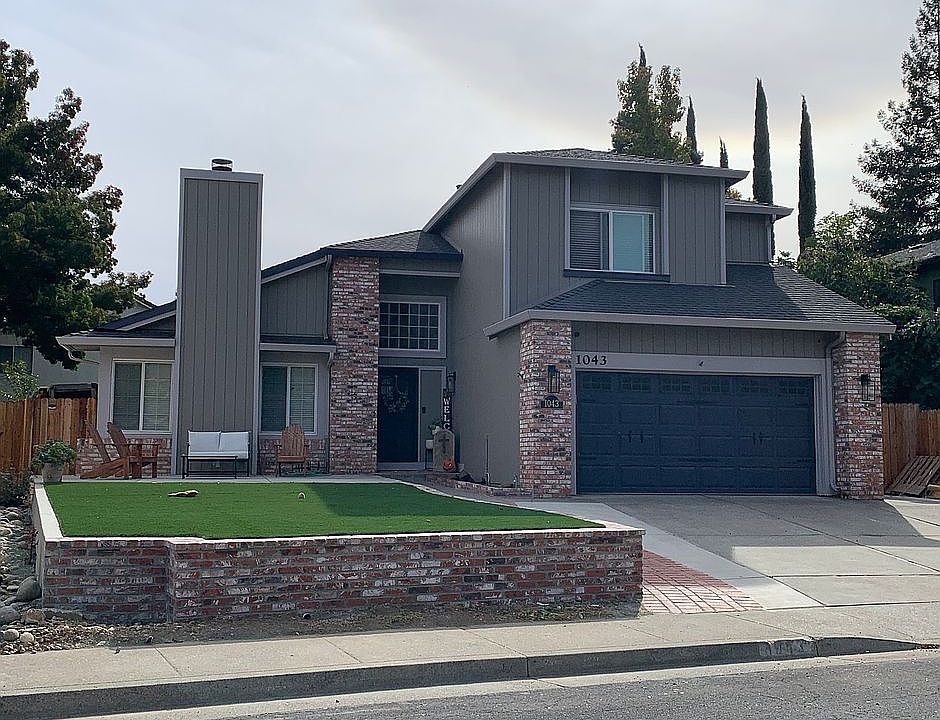 2nd image of 1043 Evergreen Ct