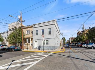 400 41st St, Union City, NJ 07087